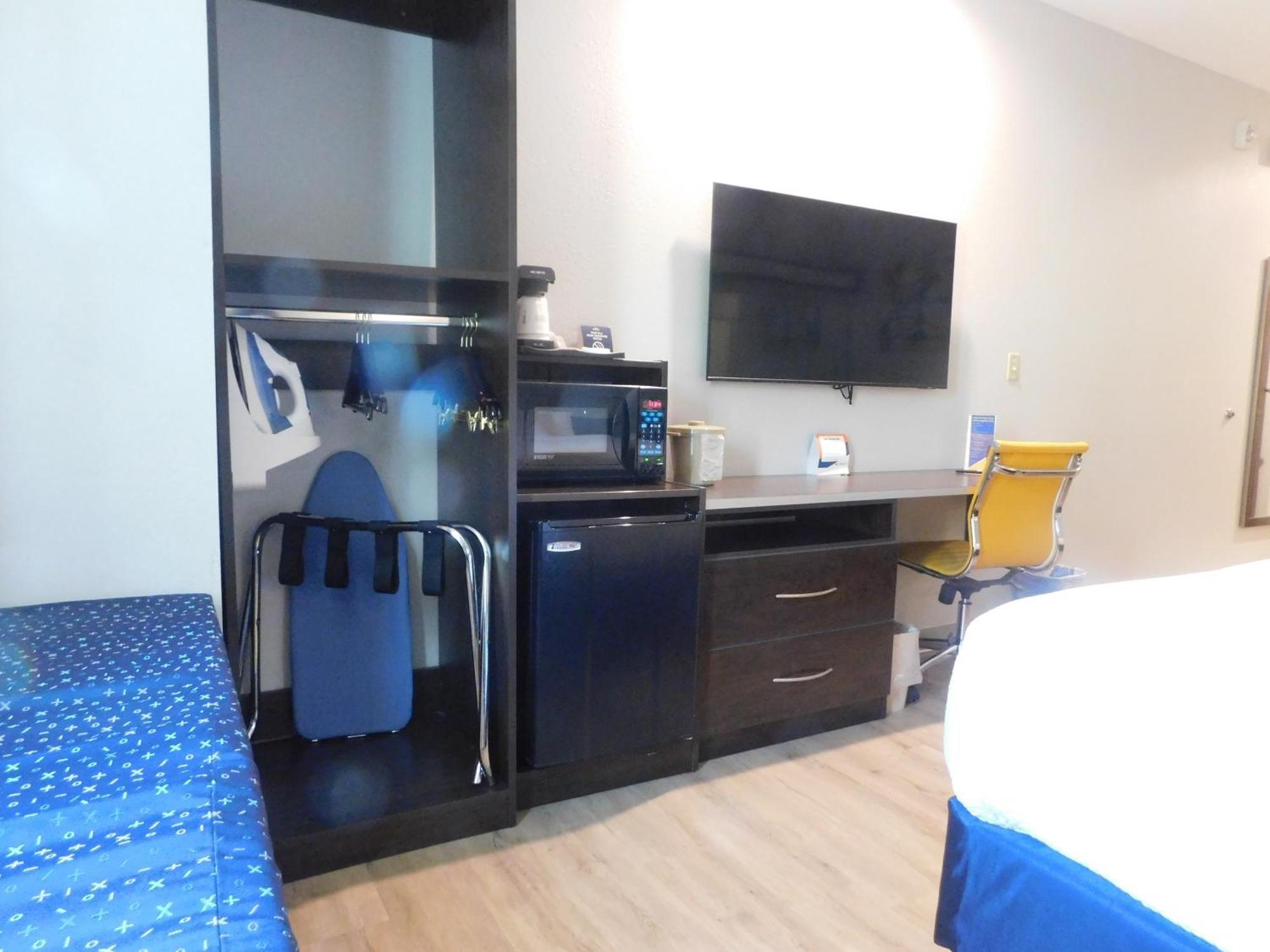 Microtel Inn & Suites By Wyndham Wheeling At The Highlands Triadelphia Exterior foto