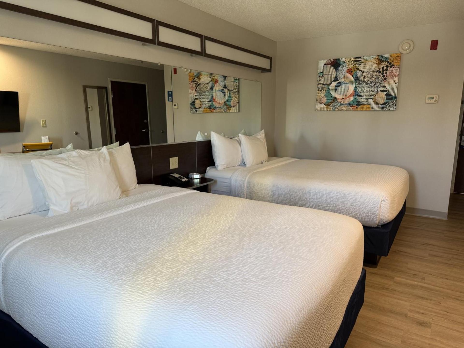 Microtel Inn & Suites By Wyndham Wheeling At The Highlands Triadelphia Exterior foto